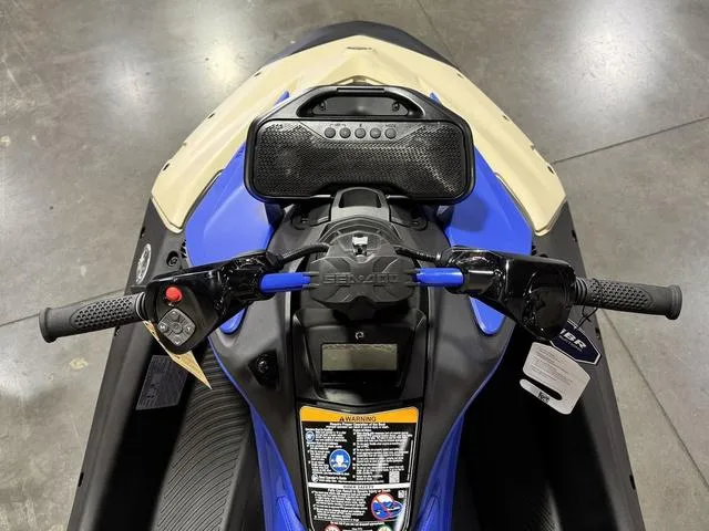 Slide: The Image of Sea-Doo Spark Trixx For 3 Rotax 900 ACE - 90 Ibr A 2025 - 8