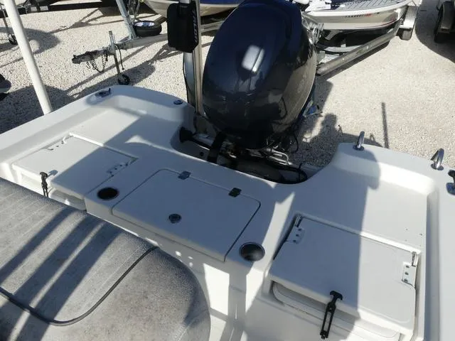 Slide: The Image of NauticStar 2200 Sport 2013 - 10