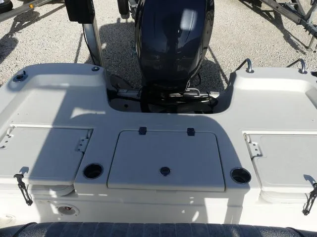 Slide: The Image of NauticStar 2200 Sport 2013 - 11