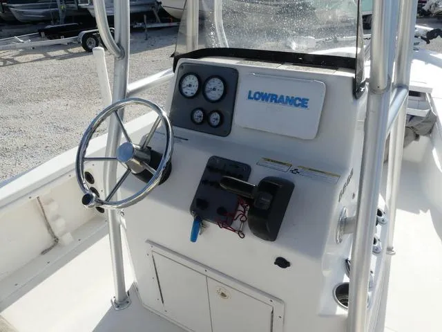 Slide: The Image of NauticStar 2200 Sport 2013 - 6