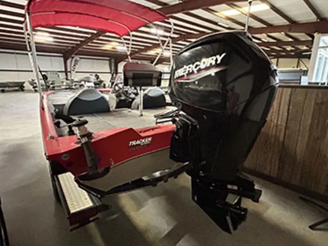 Slide: The Image of Tracker Pro Team 175TXW 2007 - 10