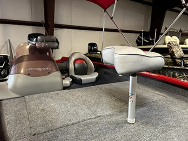 Slide: The Image of Tracker Pro Team 175TXW 2007 - 8