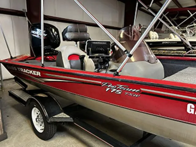 Slide: The Image of Tracker Pro Team 175TXW 2007 - 9