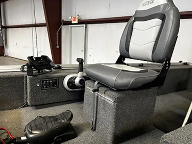 Slide: The Image of Lowe Skorpion Stick Steer 2021 - 5