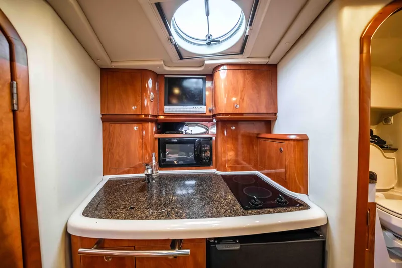 Slide: The Image of Four Winns 348 Vista 2006 - 51