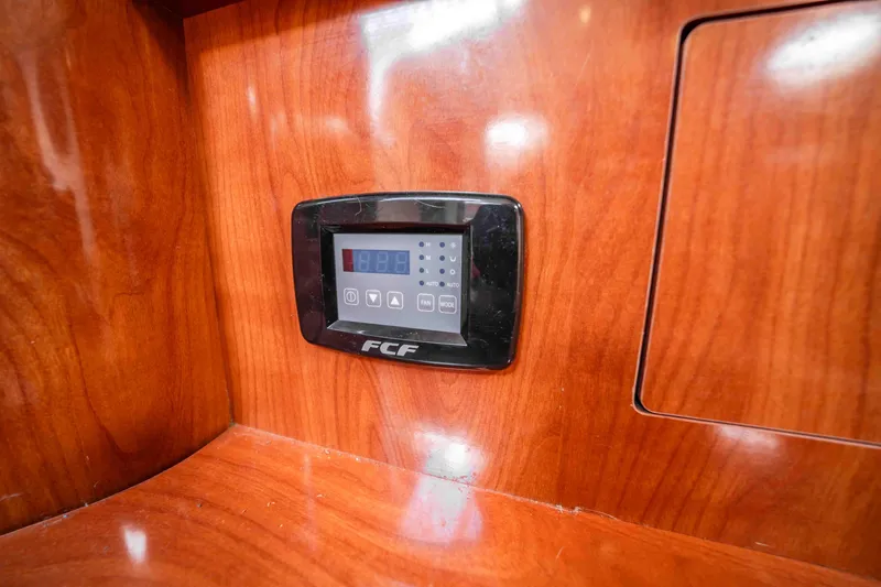 Slide: The Image of Four Winns 348 Vista 2006 - 61