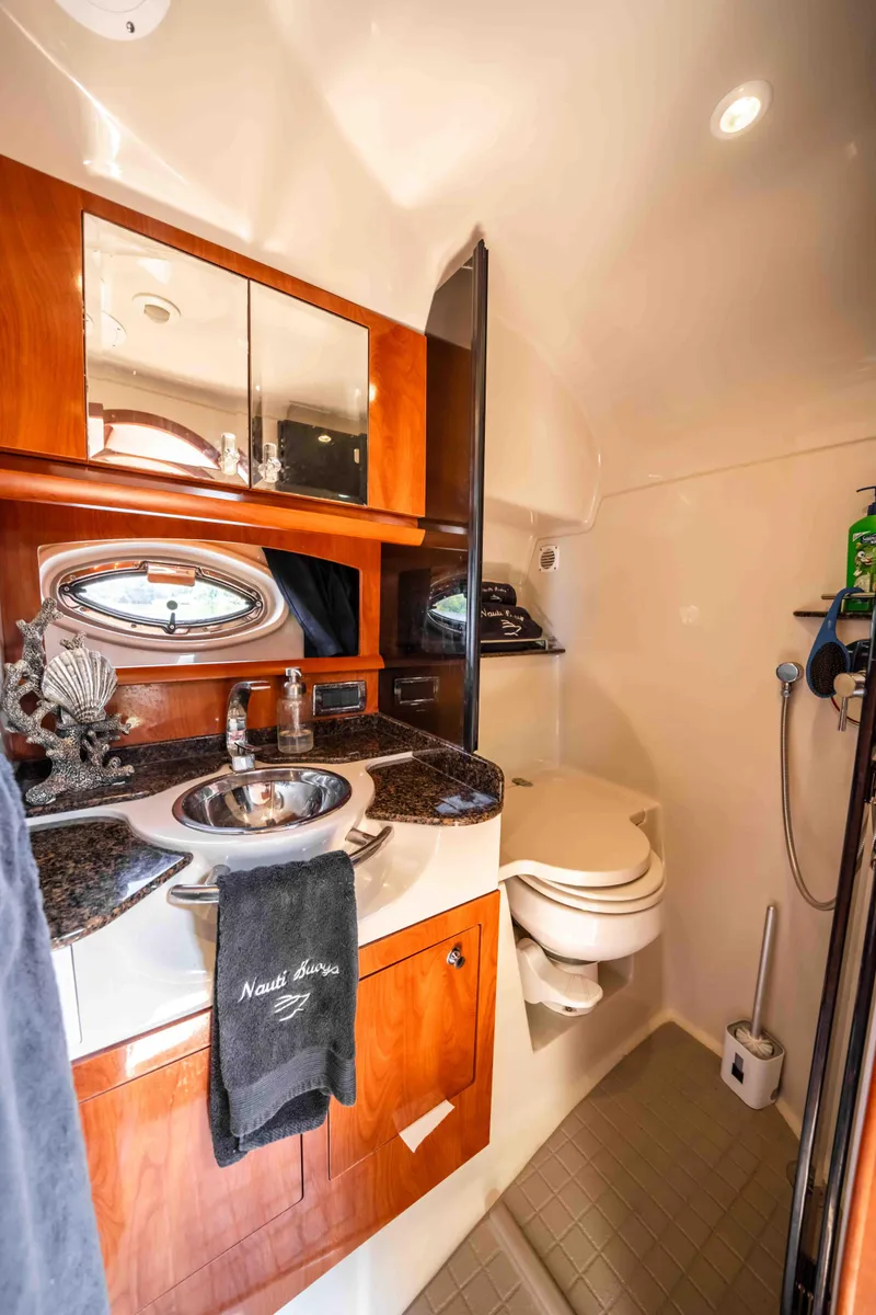 Slide: The Image of Four Winns 348 Vista 2006 - 62