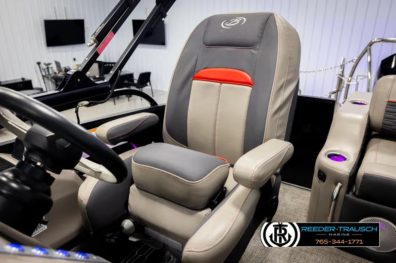 Slide: The Image of Captain's chair in 2023 Barletta 21 UC boat, featuring modern design and comfort. - 23