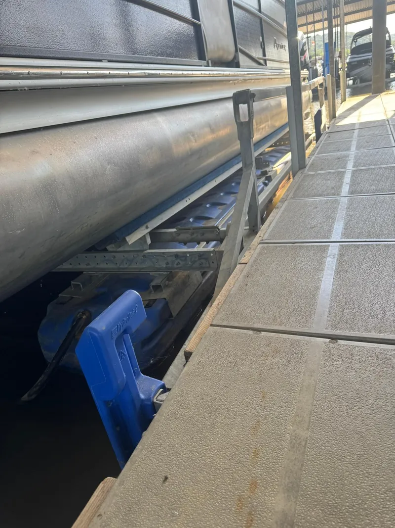 Slide: The Image of Premier 290 Grand View 2015 - 13