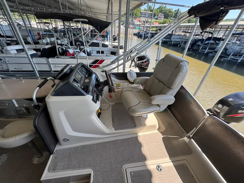 Slide: The Image of Premier 290 Grand View 2015 - 2