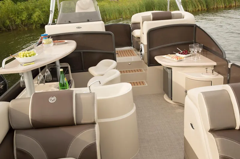 Slide: The Image of Premier 290 Grand View 2015 - 25