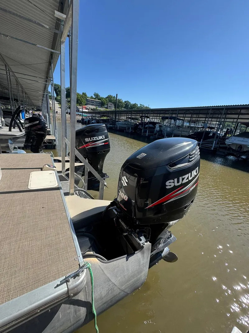 Slide: The Image of Premier 290 Grand View 2015 - 8