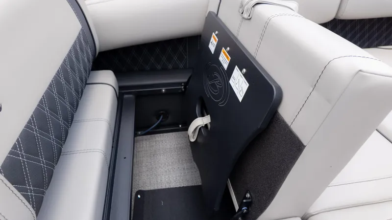 Slide: The Image of Barletta Lusso 23U 2026 - 16