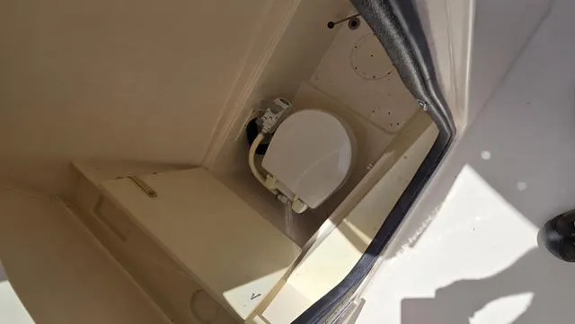 Slide: The Image of Grady-White X26 Tigercat 2000 - 14