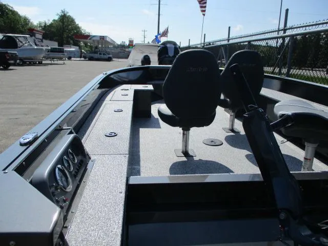 Slide: The Image of MirroCraft 170T 2023 - 5