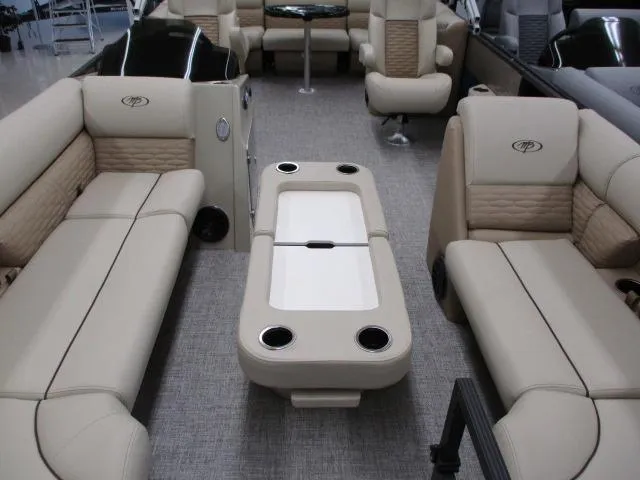 Slide: The Image of Montego Bay 8522-BR-DLX 2023 - 4