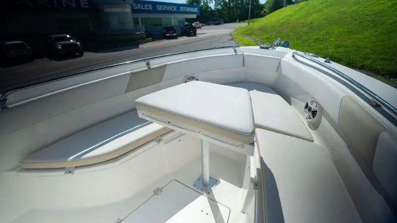 Slide: The Image of Robalo 260 Robalo 2015 - 17