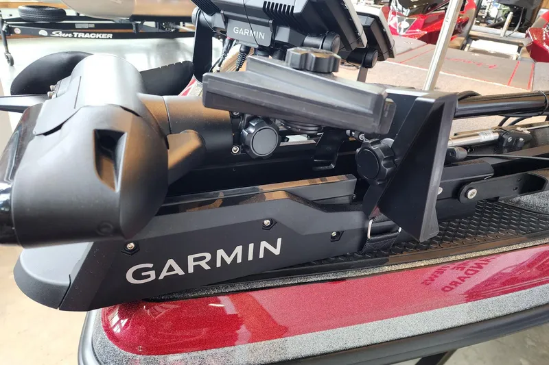 Slide: The Image of 2025 Ranger Z521R Cup-Equipped boat with Garmin equipment, close-up view. - 3