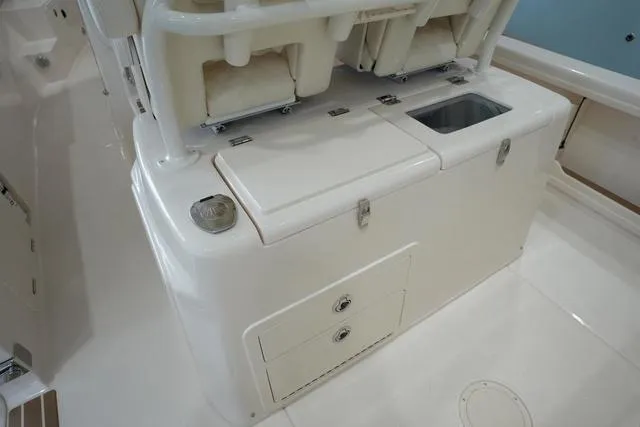 Slide: The Image of Grady-White 281 CE 2025 - 16