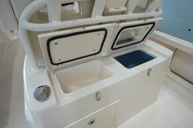 Slide: The Image of Grady-White 281 CE 2025 - 17