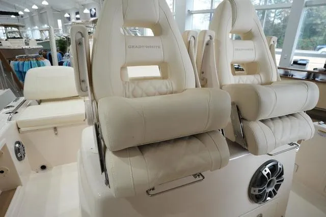 Slide: The Image of Grady-White 281 CE 2025 - 18