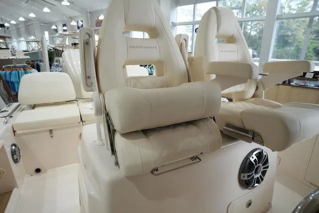 Slide: The Image of Grady-White 281 CE 2025 - 19