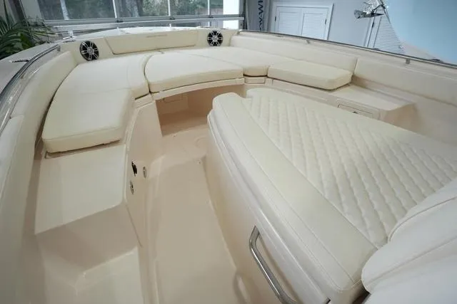 Slide: The Image of Grady-White 281 CE 2025 - 25