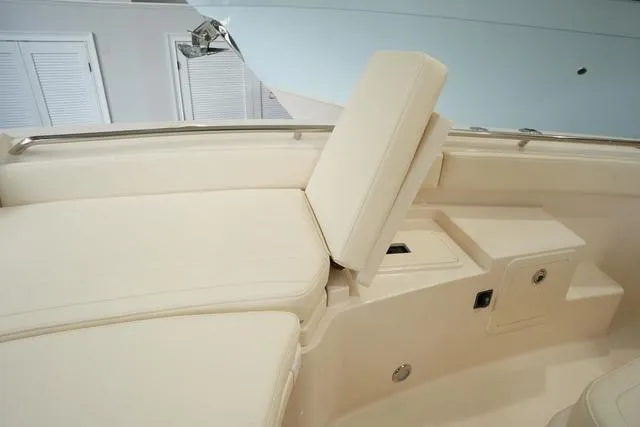 Slide: The Image of Grady-White 281 CE 2025 - 31