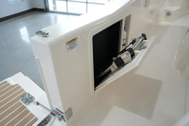 Slide: The Image of Grady-White 281 CE 2025 - 37