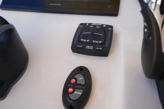 Slide: The Image of Grady-White 231 CE 2025 - 26