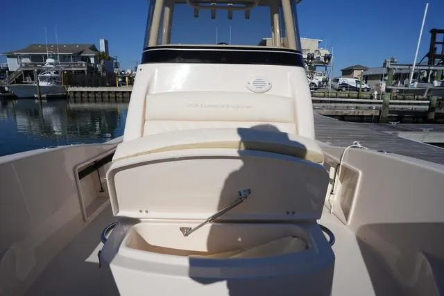 Slide: The Image of Grady-White 231 CE 2025 - 33