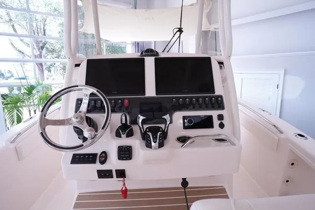 Slide: The Image of Grady-White 281 CE 2025 - 10