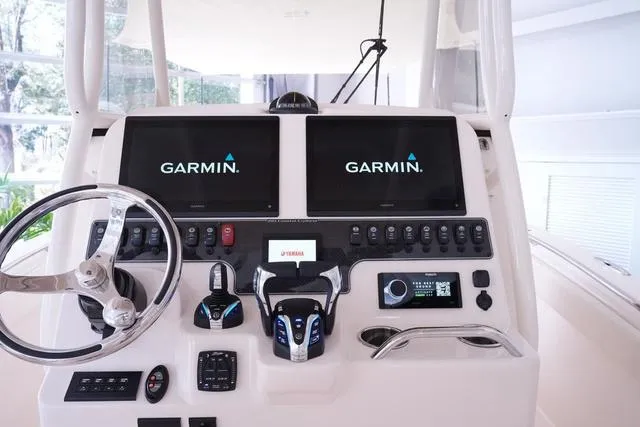 Slide: The Image of Grady-White 281 CE 2025 - 11