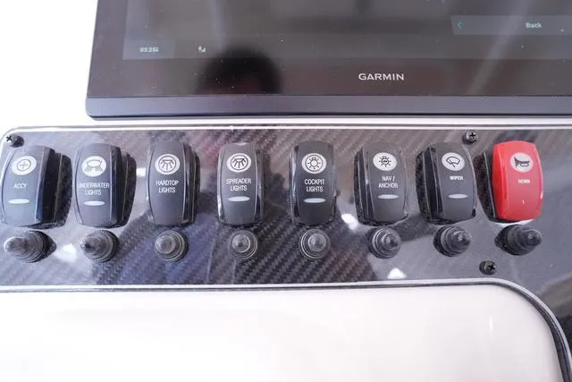 Slide: The Image of Grady-White 281 CE 2025 - 15