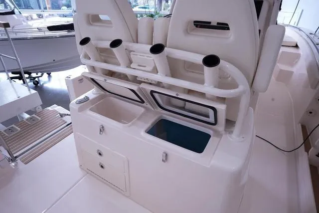 Slide: The Image of Grady-White 281 CE 2025 - 7