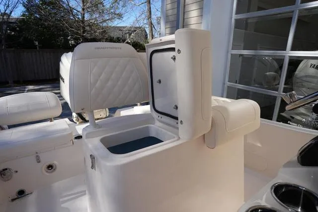 Slide: The Image of Grady-White 231 CE 2025 - 10