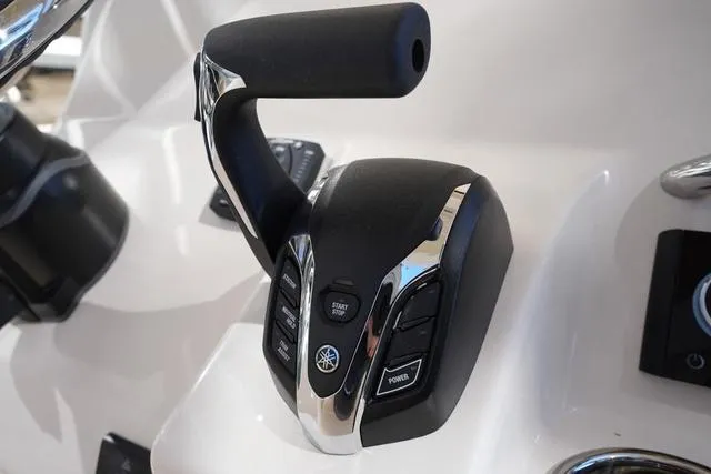 Slide: The Image of Grady-White 231 CE 2025 - 16