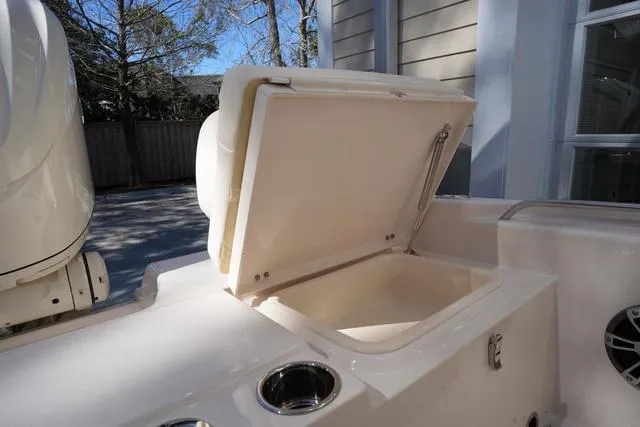 Slide: The Image of Grady-White 231 CE 2025 - 7