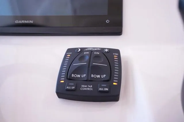 Slide: The Image of Grady-White 251 CE 2025 - 14