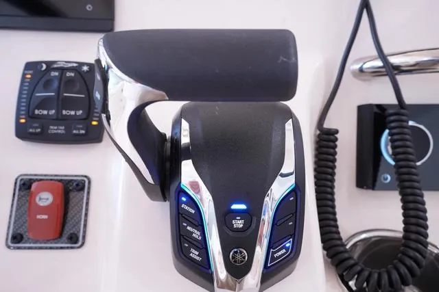 Slide: The Image of Grady-White 251 CE 2025 - 16