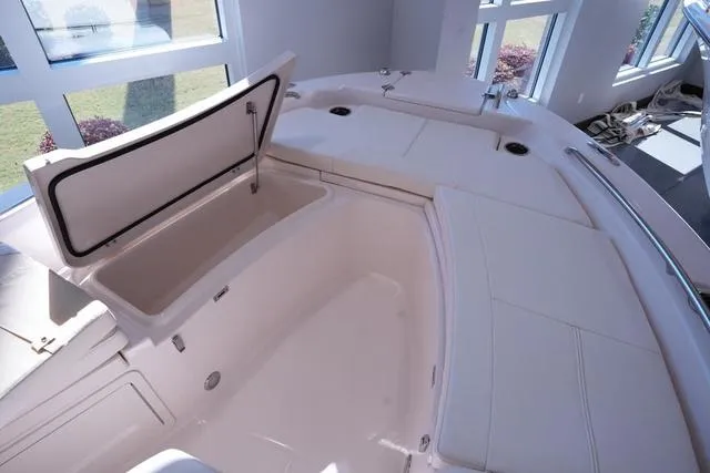 Slide: The Image of Grady-White 251 CE 2025 - 24