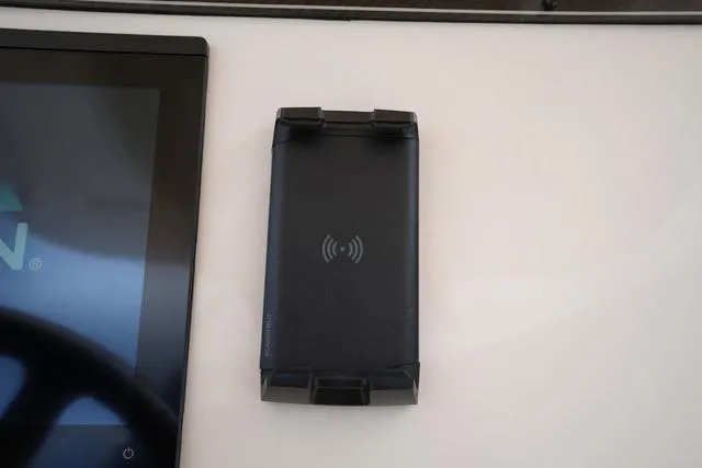 Slide: The Image of Grady-White Fisherman 216 2025 - 13