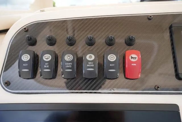 Slide: The Image of Grady-White Fisherman 216 2025 - 17