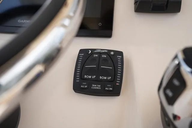 Slide: The Image of Grady-White Fisherman 216 2025 - 18