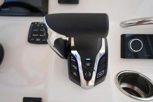 Slide: The Image of Grady-White Fisherman 216 2025 - 19