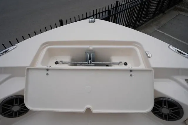 Slide: The Image of Grady-White Fisherman 216 2025 - 25