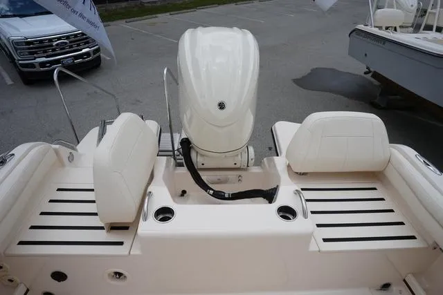 Slide: The Image of Grady-White Fisherman 216 2025 - 5