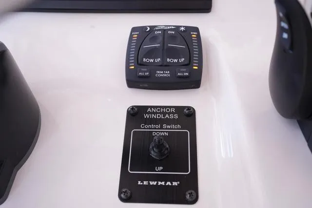 Slide: The Image of Grady-White Fisherman 236 2025 - 10