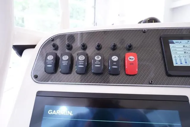 Slide: The Image of Grady-White Fisherman 236 2025 - 14