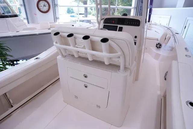 Slide: The Image of Grady-White Fisherman 236 2025 - 6